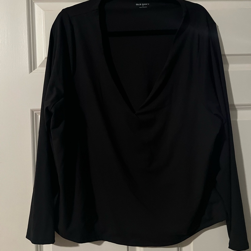 Old Navy Women's Black crop v/neck 3x shirt NEW